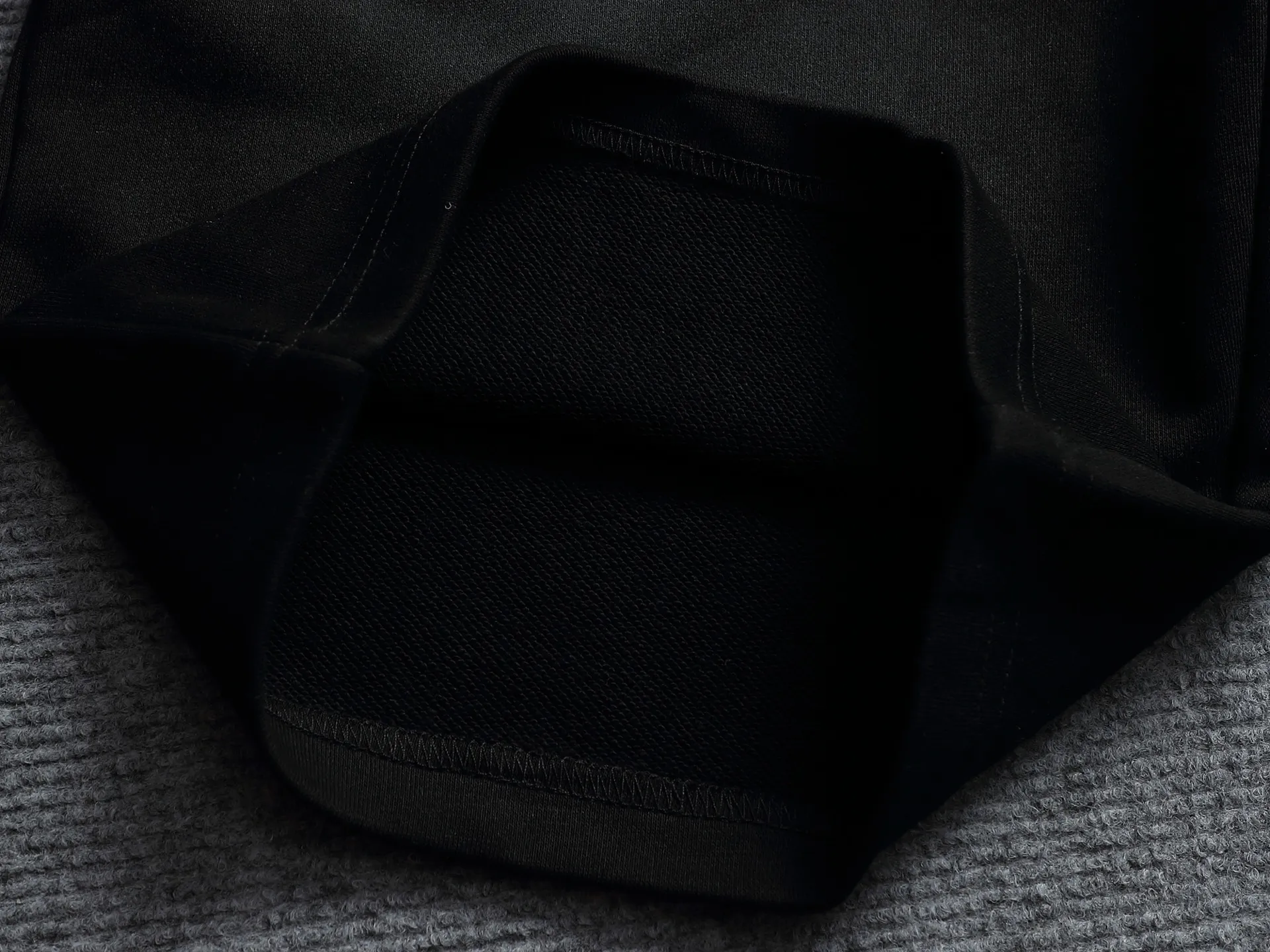 zp ［ ］ balenclaga 2026ss New Arrival MONOGRAM ， 。 ，gy Monogram ， ， 。Der 。 ， 。 ：Black Size：S M L XL